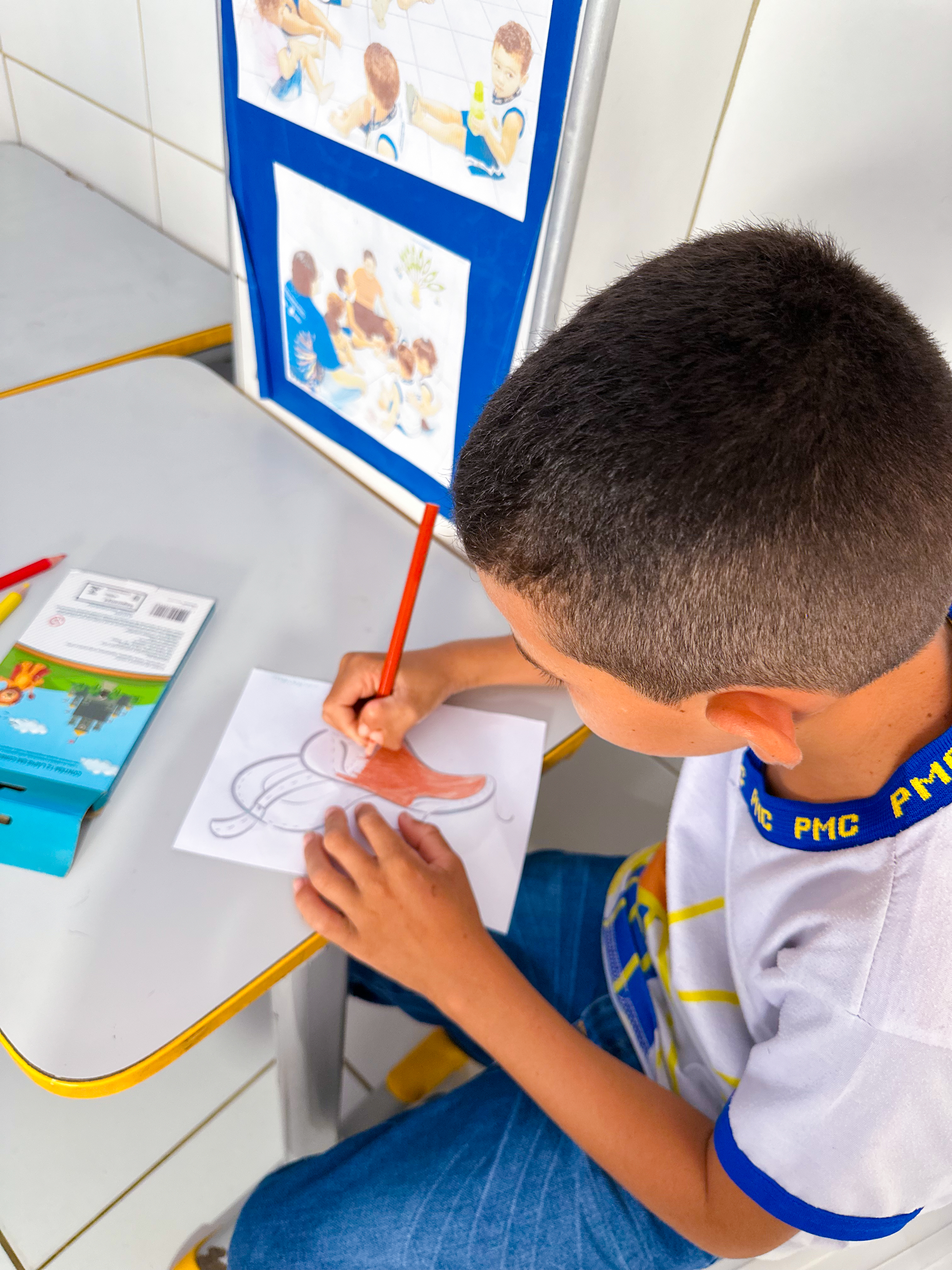 Alunos participando de curso de formação no Instituto